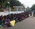யாழ் மாவட்ட செயலகம், ஆளுநர் அலுவலகம் பல்கலை மாணவர்களால் முற்றுகை