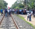 பாதுகாப்பான ரயில் கடவை கோரி ஆர்ப்பாட்டம்; யாழ். – காங்கேசன் துறை ரயில் சேவை பாதிப்பு